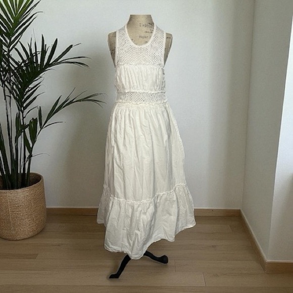 Elegant White Maxi Dress - Picture 1 of 15
